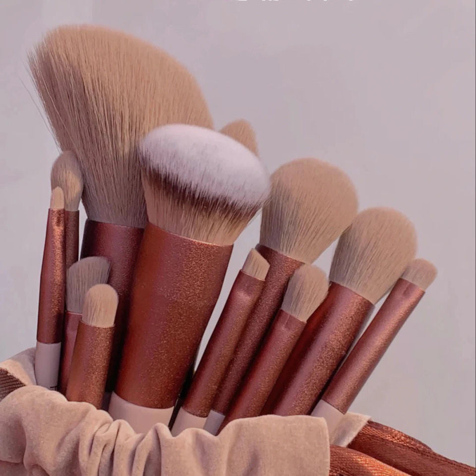 Set Of 13 Four Seasons Green Makeup Brushes Set Of 13 Four Seasons Green Makeup Brushes